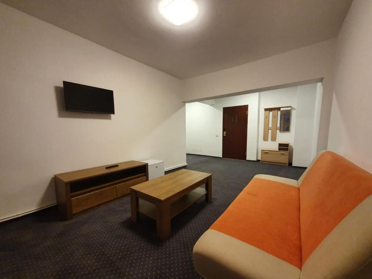 Petrosani Camere De Inchiriat - Hotel Petroshani Srl Экстерьер фото