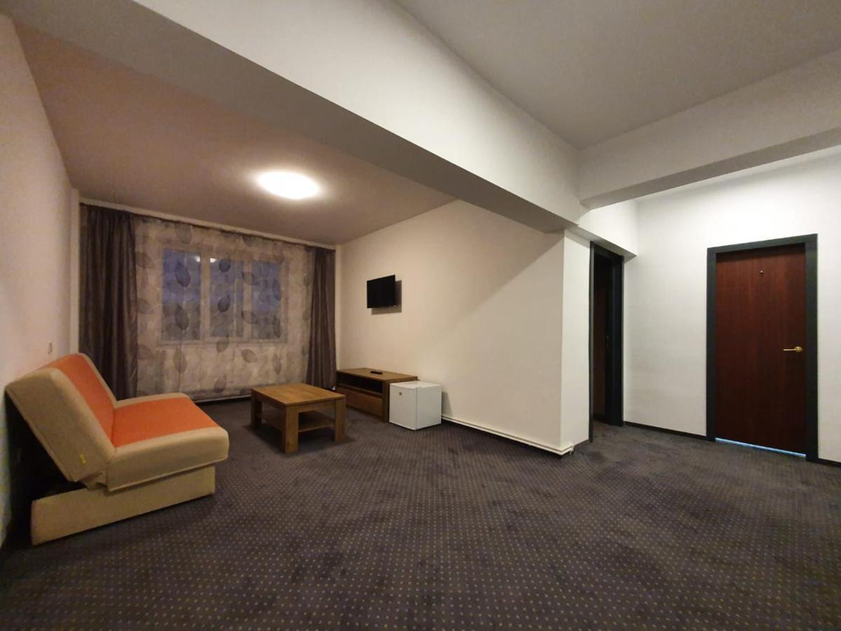 Petrosani Camere De Inchiriat - Hotel Petroshani Srl Экстерьер фото