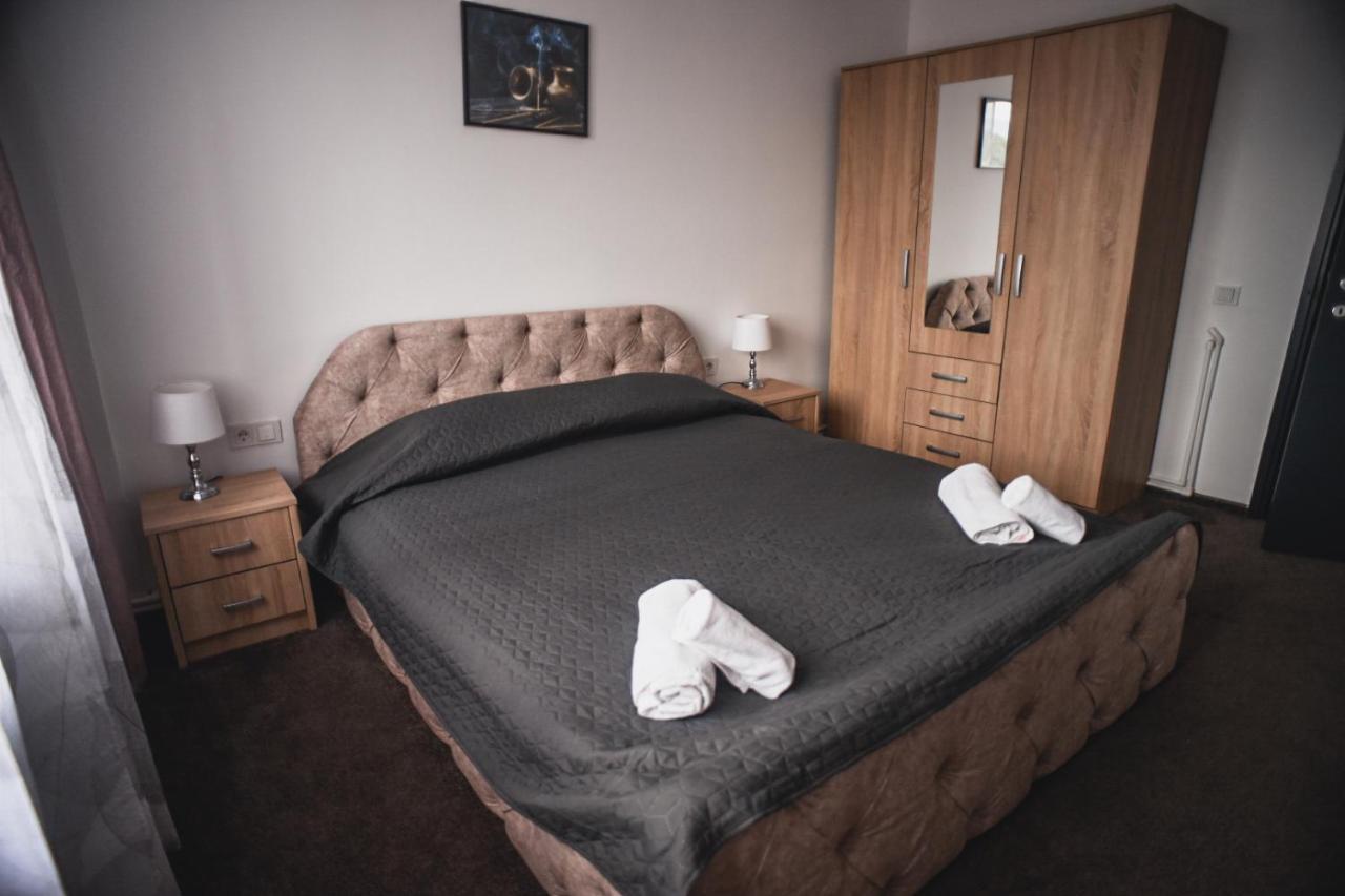 Petrosani Camere De Inchiriat - Hotel Petroshani Srl Экстерьер фото