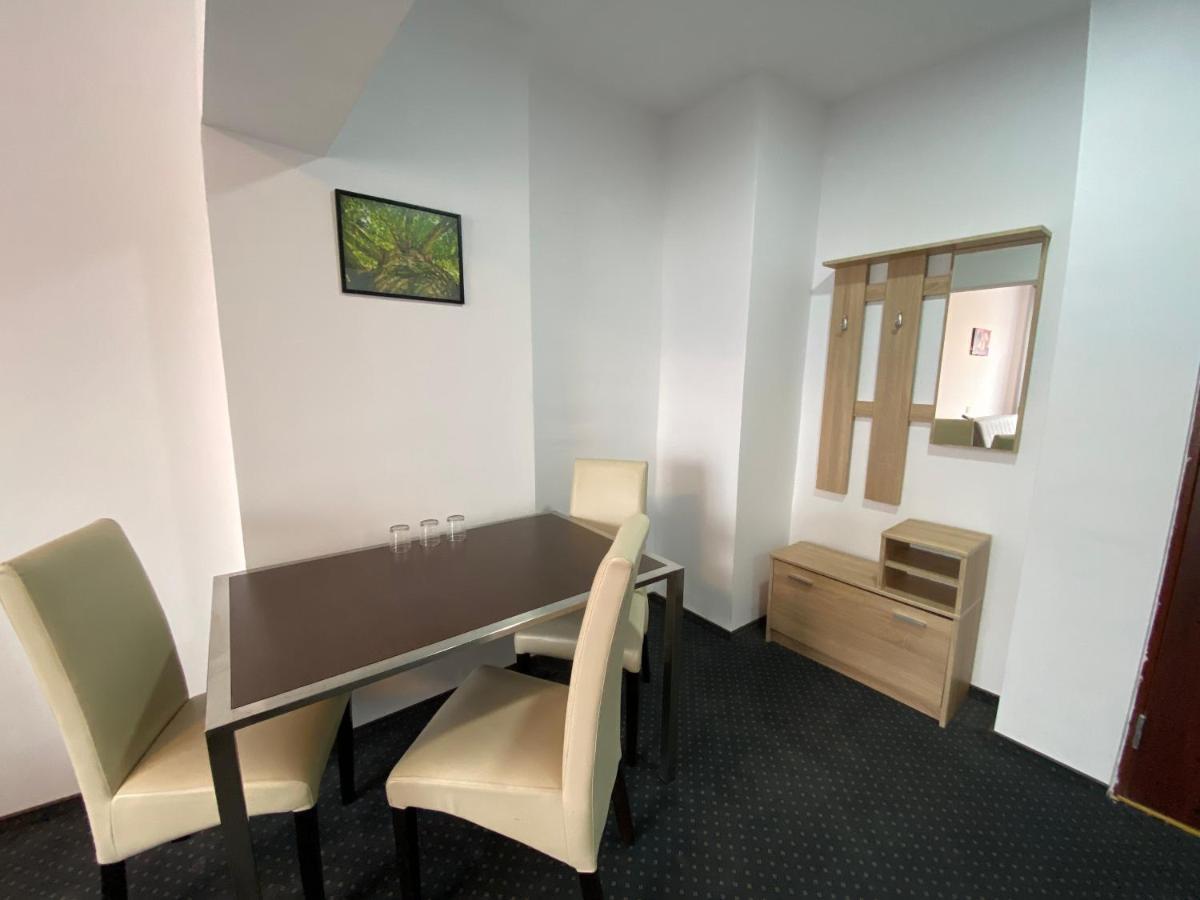 Petrosani Camere De Inchiriat - Hotel Petroshani Srl Экстерьер фото