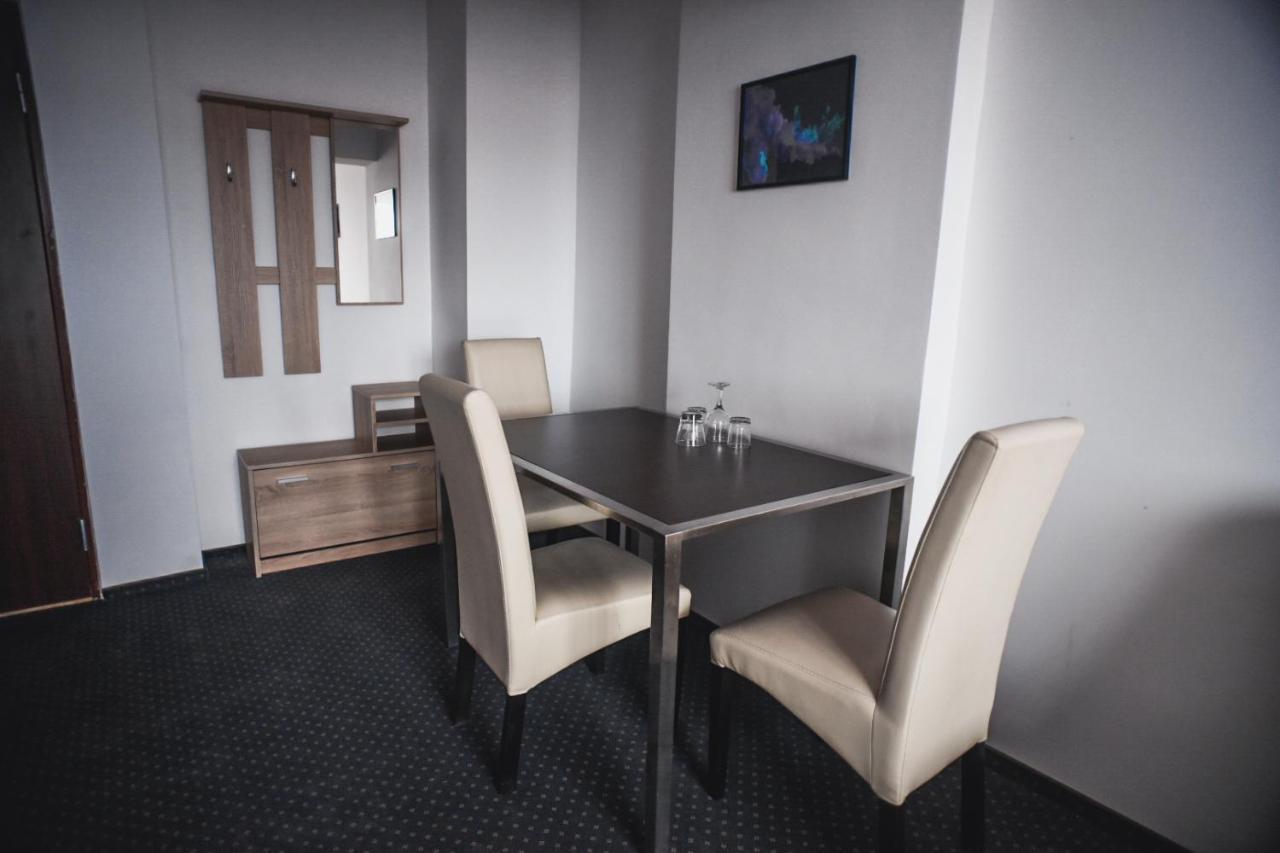 Petrosani Camere De Inchiriat - Hotel Petroshani Srl Экстерьер фото