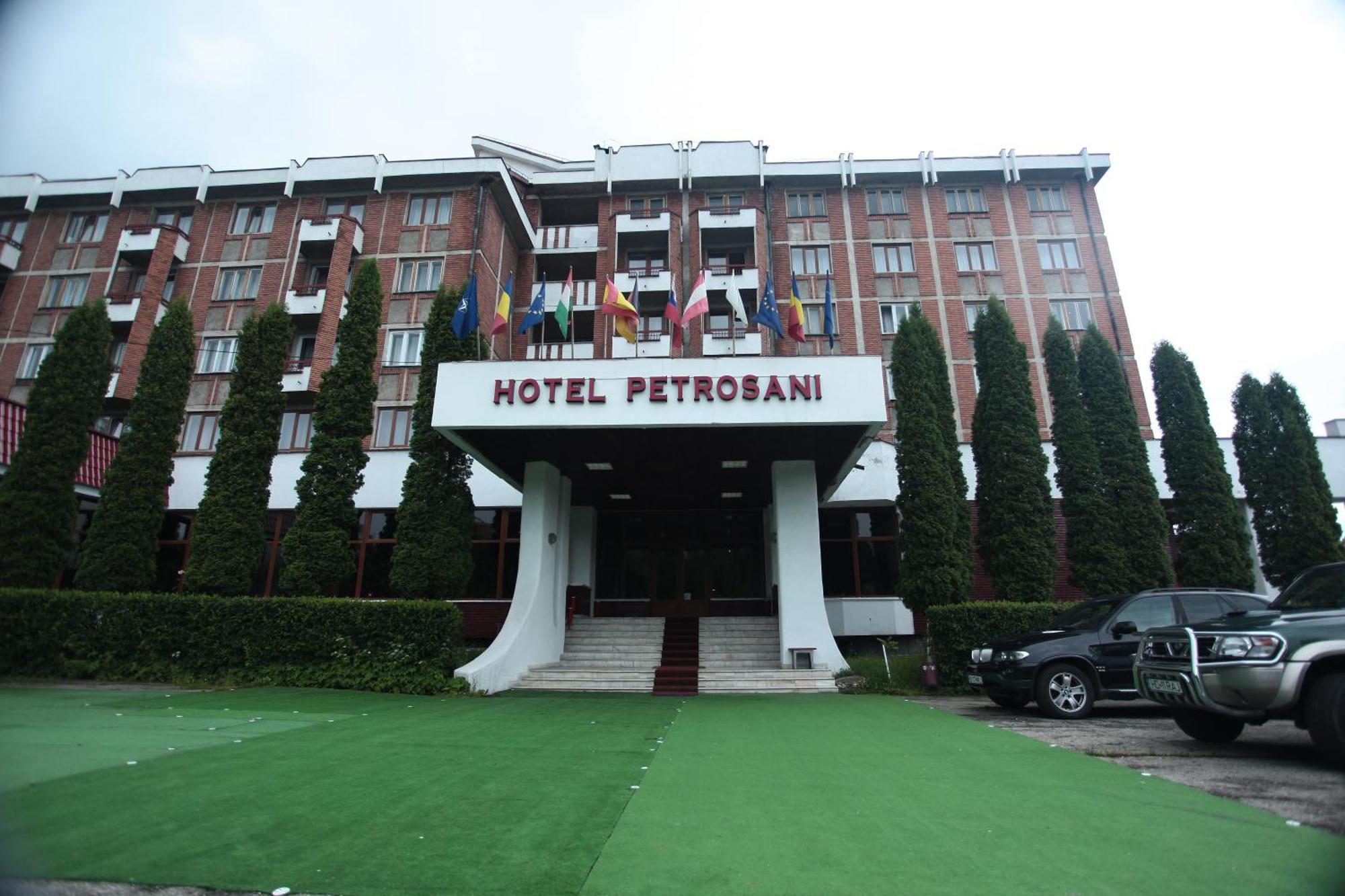 Petrosani Camere De Inchiriat - Hotel Petroshani Srl Экстерьер фото
