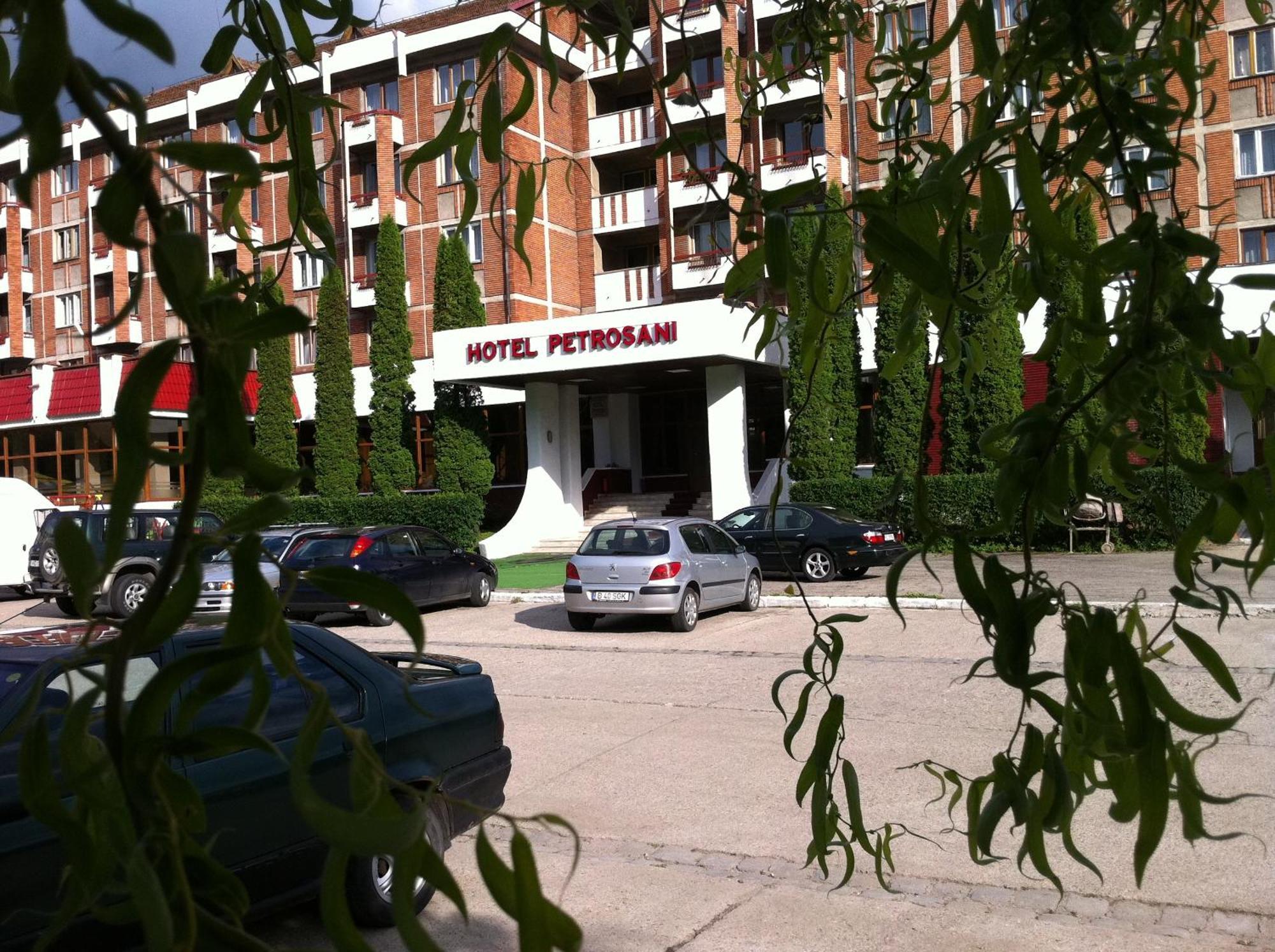 Petrosani Camere De Inchiriat - Hotel Petroshani Srl Экстерьер фото